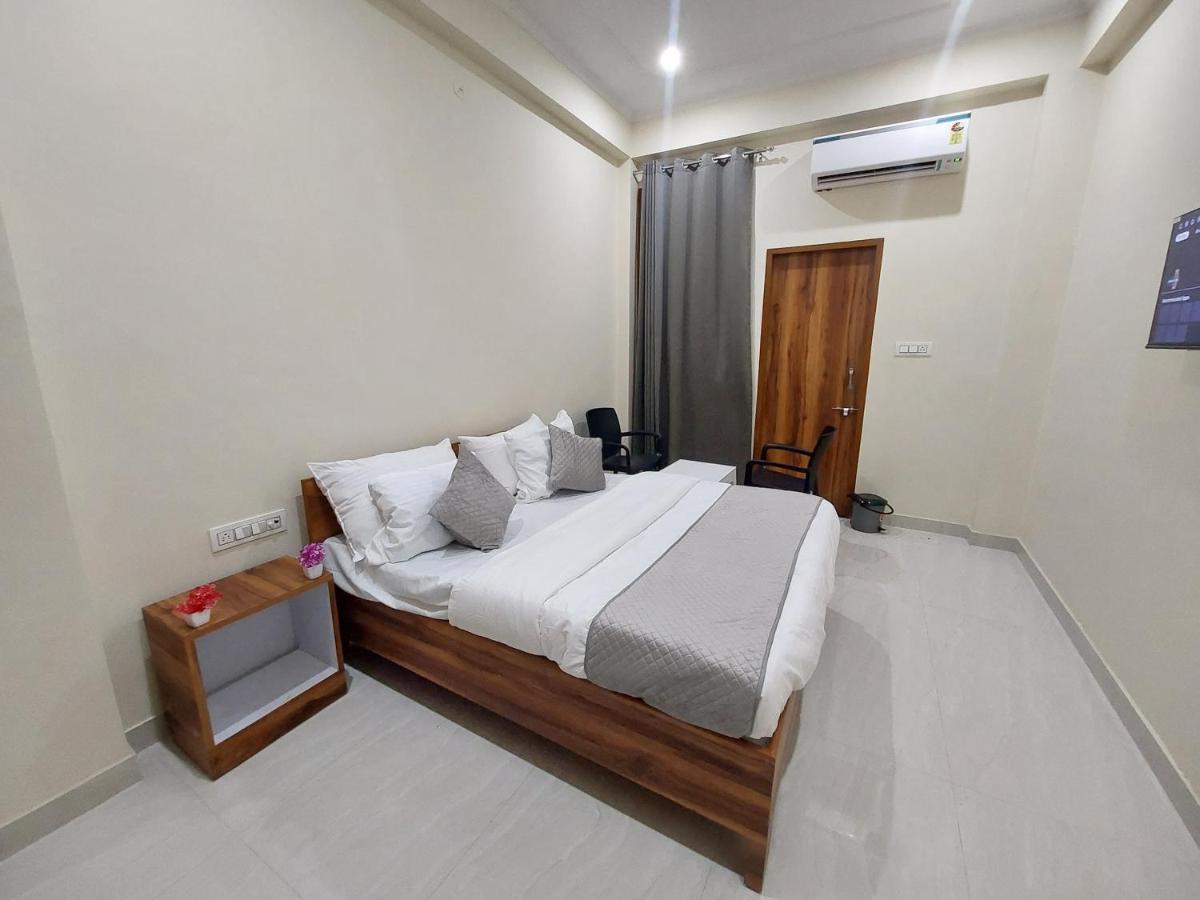 Hotel Homewood Near Airport Jaipur